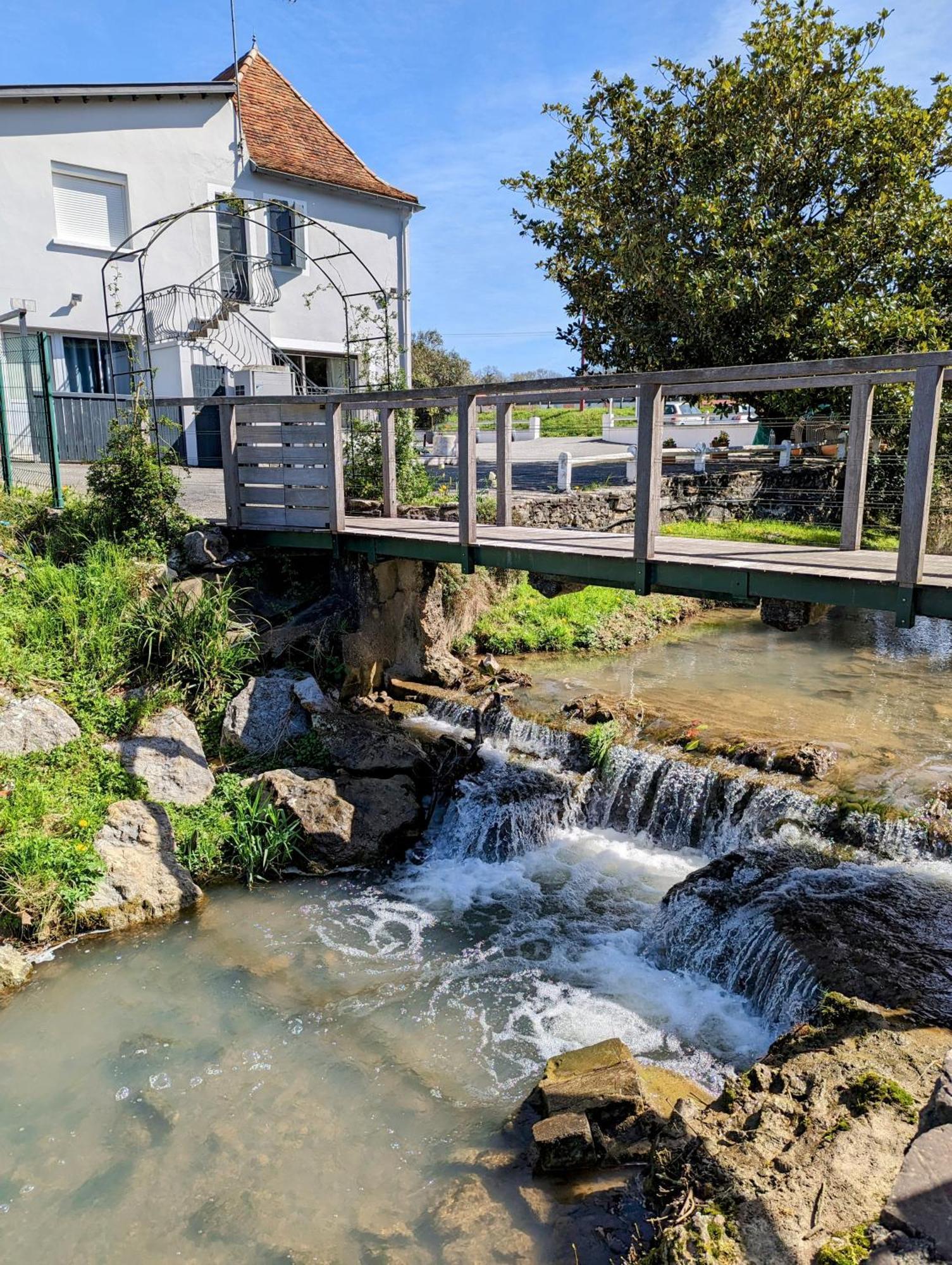 Logis Auberge Du Relais - Hotel & Restaurant Berenx Dış mekan fotoğraf