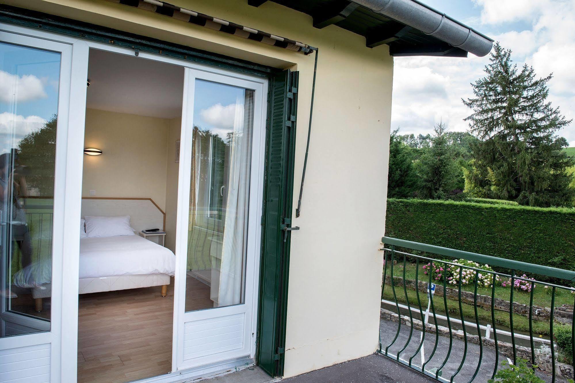 Logis Auberge Du Relais - Hotel & Restaurant Berenx Dış mekan fotoğraf