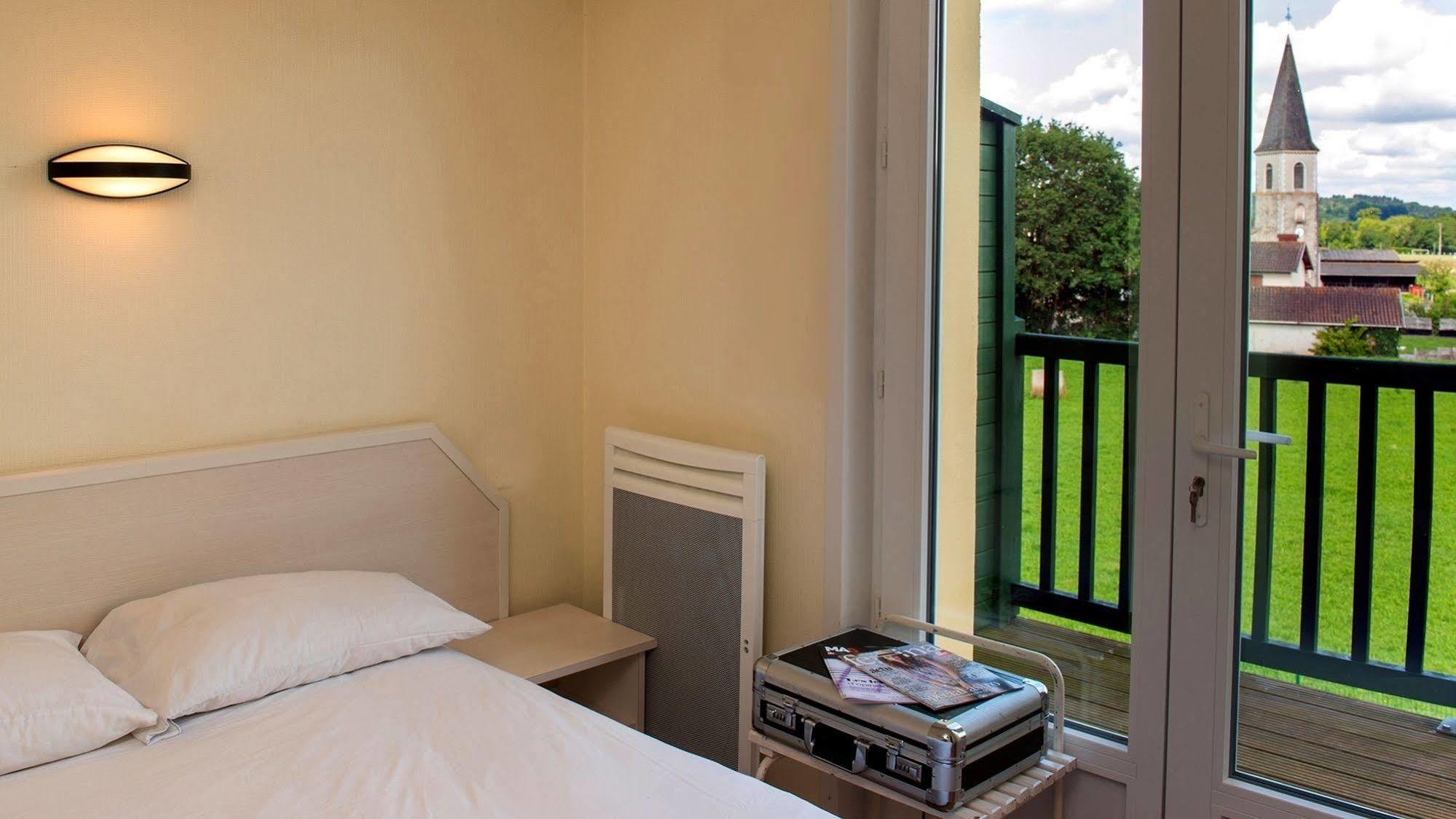 Logis Auberge Du Relais - Hotel & Restaurant Berenx Dış mekan fotoğraf
